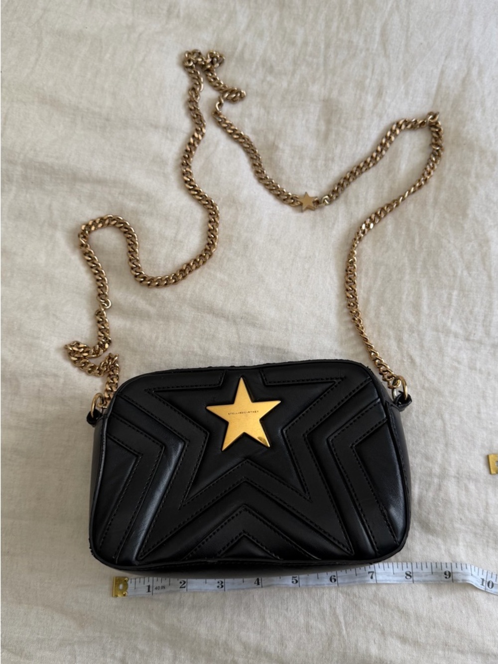 Stella McCartney Black Quilted Star Camera Bag with Gold Chain Strap - Picture 3 of 9